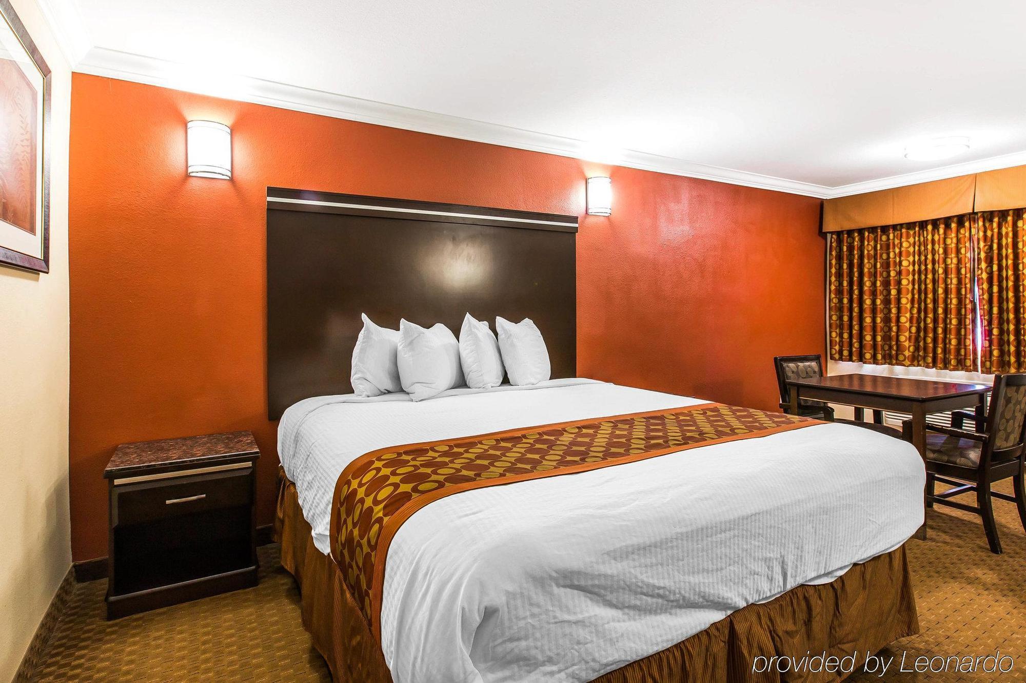 Rodeway Inn & Suites Corona Esterno foto