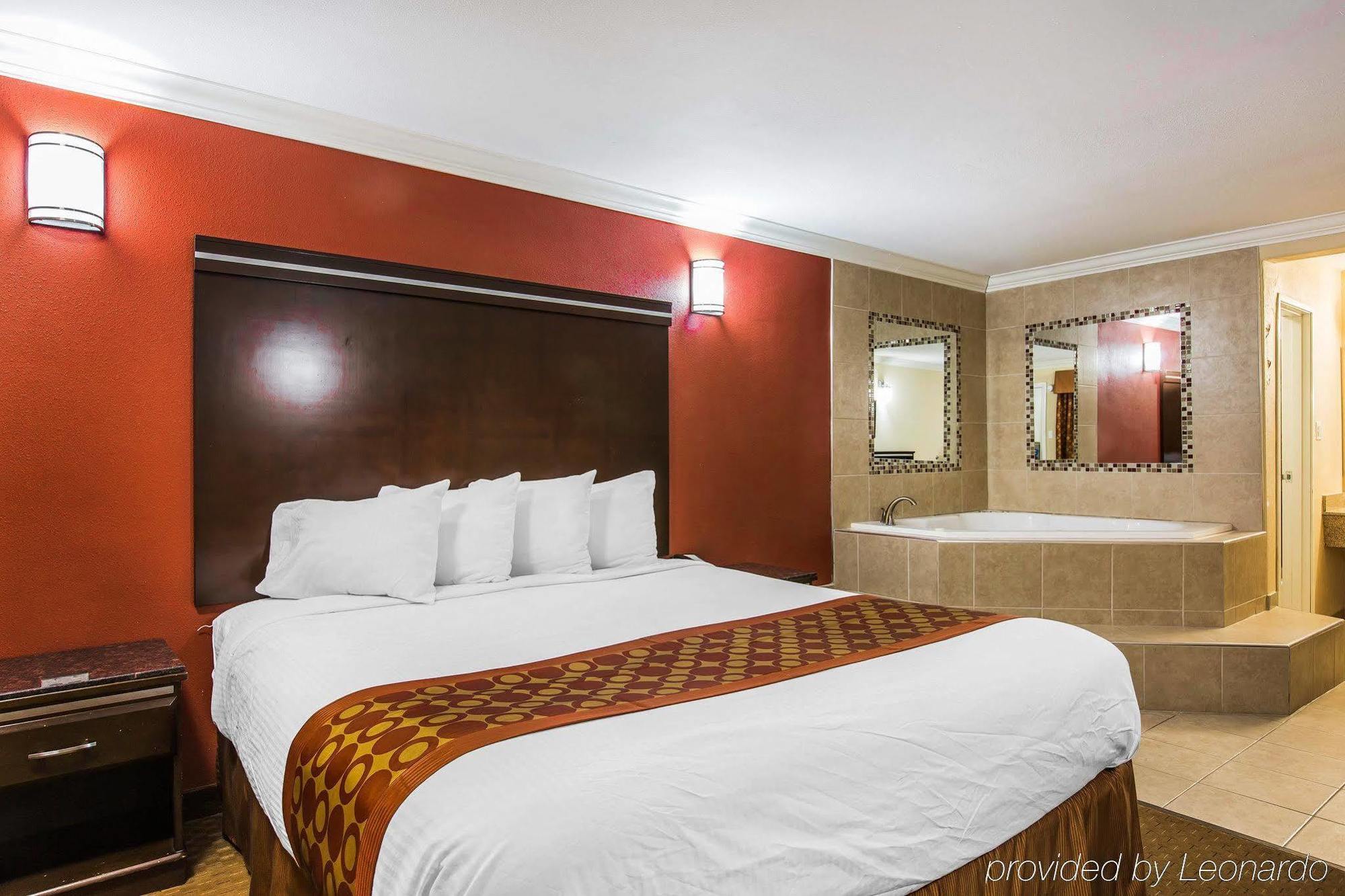 Rodeway Inn & Suites Corona Esterno foto